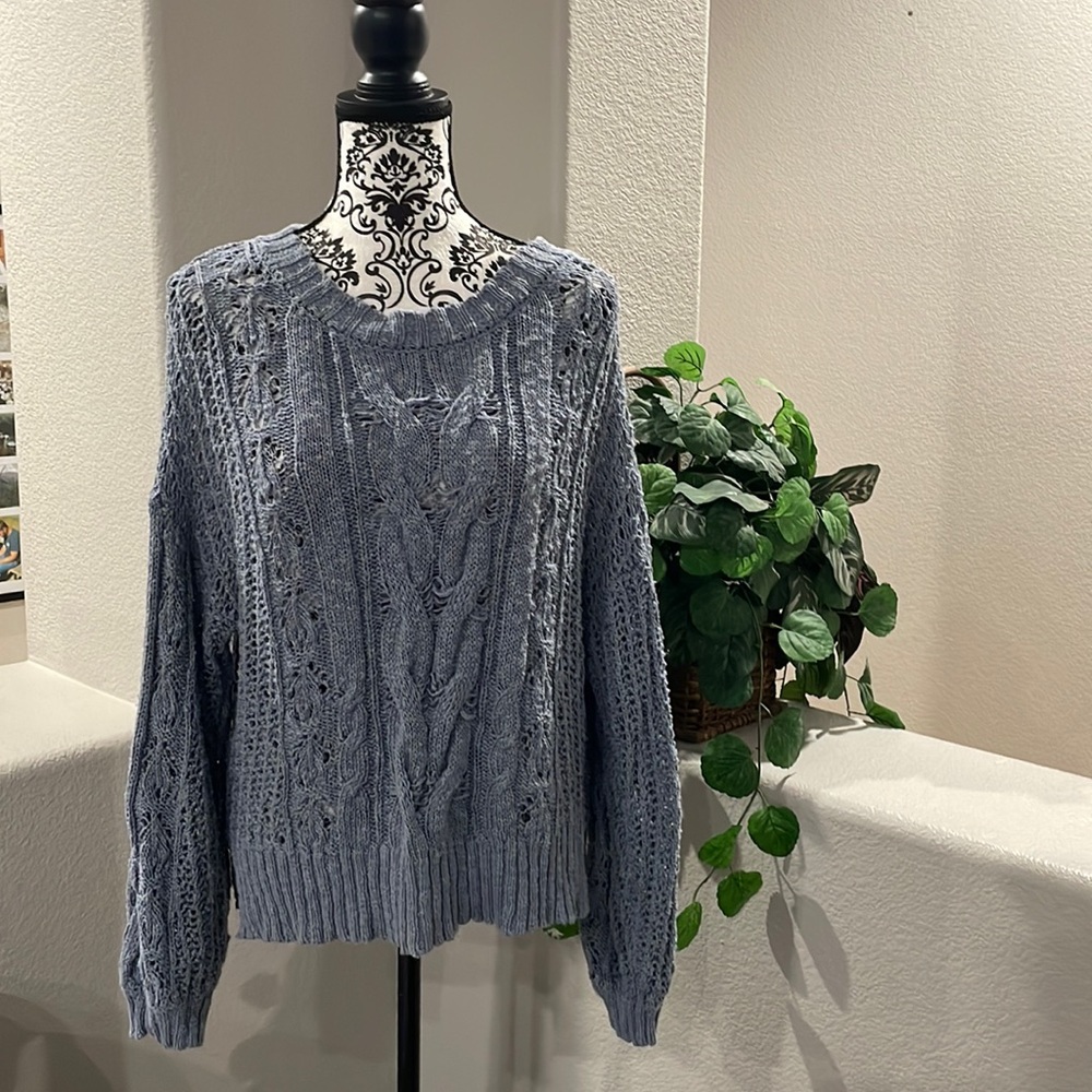 Women’s sweater size large Lauren Conrad fancy bow